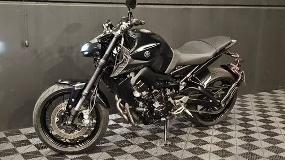 YAMAHA MT-09 